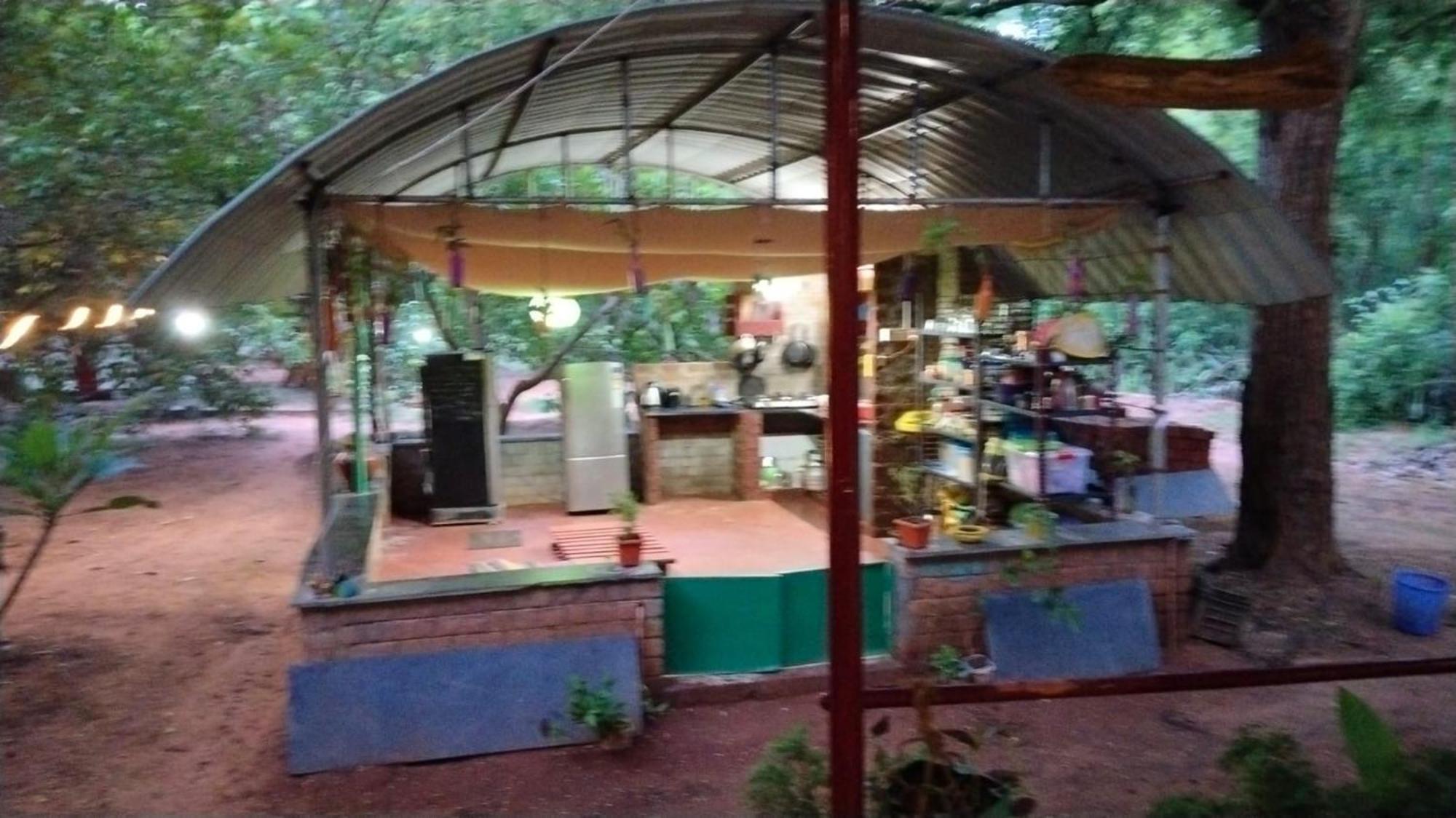 Hotel Travellers Crib Auroville Esterno foto