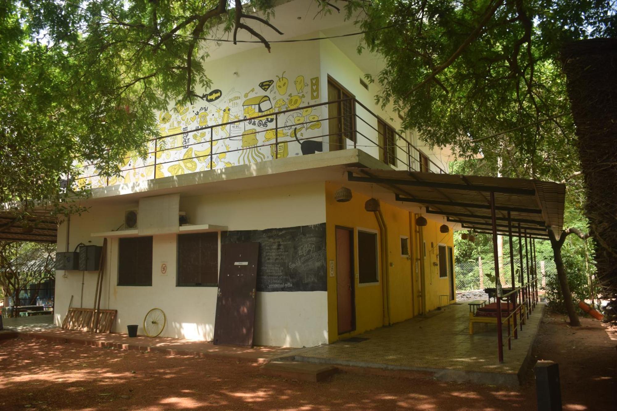 Hotel Travellers Crib Auroville Esterno foto